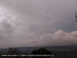 Gunung Semeru Erupsi Sore Ini, Ketinggian Letusan 700 Meter