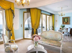 Nonton Show di Prancis, Kylie Jenner Menginap di Hotel Tarif Rp 63 Juta Semalam