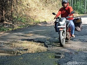 30% Jalan Kabupaten di Trenggalek Rusak Parah, Begini Langkah Pemkab 30% Jalan Kabupaten di Trenggalek Rusak Parah, Begini Langkah Pemkab