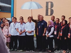 Bagikan Bantuan Pangan, Jokowi Cerita 2 Bulan Cuma Habis 10 Kilo Beras