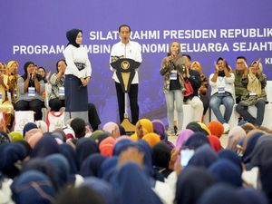 Jokowi Puji AO & Nasabah PNM: Kredit Macet Kecil Sekali