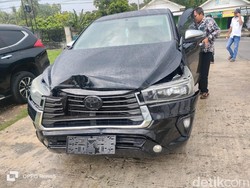 3 Mobil Rombongan AMIN Tabrakan Beruntun Usai Kampanye di Sumenep