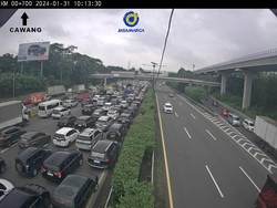 Lalu Lintas Tol Arah Jakarta Padat di Sejumlah Titik