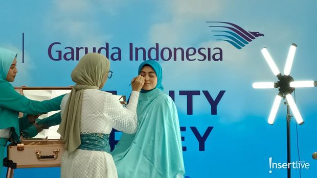 Make up ala pramugari Garuda Indonesia