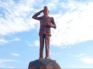 Akhirnya Tuntas, Patung Bung Karno Banyuasin Hanya Serap Dana Rp 150 Juta Akhirnya Tuntas, Patung Bung Karno Banyuasin Hanya Serap Dana Rp 150 Juta