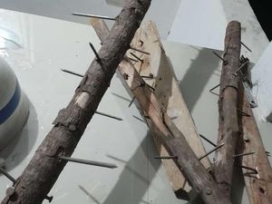 Penampakan Ranjau Paku saat Kejagung Ungkap Dugaan Korupsi Timah di Babel Penampakan Ranjau Paku saat Kejagung Ungkap Dugaan Korupsi Timah di Babel