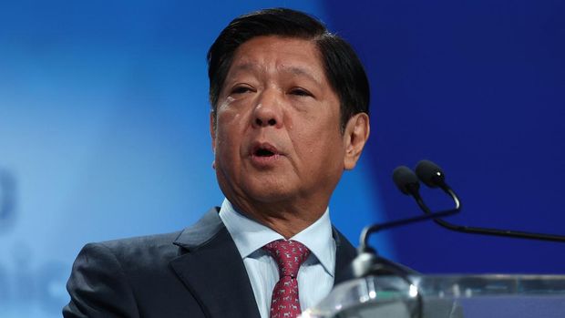  Philippine President Ferdinand Marcos Jr. speaks during the APEC CEO Summit at Moscone West on November 15, 2023 in San Francisco, California. The APEC summit is being held in San Francisco and runs through November 17.   Justin Sullivan/Getty Images/AFP (Photo by JUSTIN SULLIVAN / GETTY IMAGES NORTH AMERICA / Getty Images via AFP)