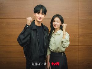 Foto-foto Bintang Drakor Queen of Tears Baca Naskah Perdana