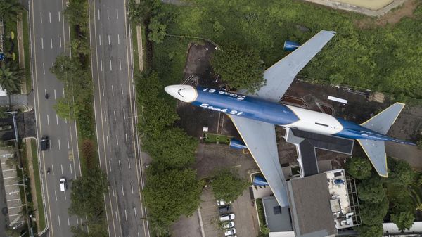 Unik! Restoran Steak Konsep Private Jet