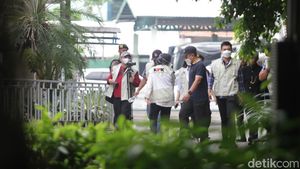 KPK Geledah Rumah Dinas Bupati Sidoarjo