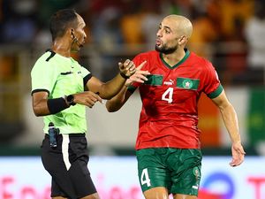 Piala Afrika 2023: Momen Sofyan Amrabat Dapat Kartu Merah 2 Kali Piala Afrika 2023: Momen Sofyan Amrabat Dapat Kartu Merah 2 Kali