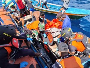 5 Hari Hilang, Penumpang Speedboat Jatuh di Perairan Tidore Ditemukan Tewas 5 Hari Hilang, Penumpang Speedboat Jatuh di Perairan Tidore Ditemukan Tewas