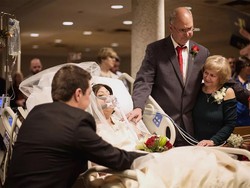 Viral Kisah Wanita Idap Kanker Menikah di RS, Endingnya Bikin Mewek