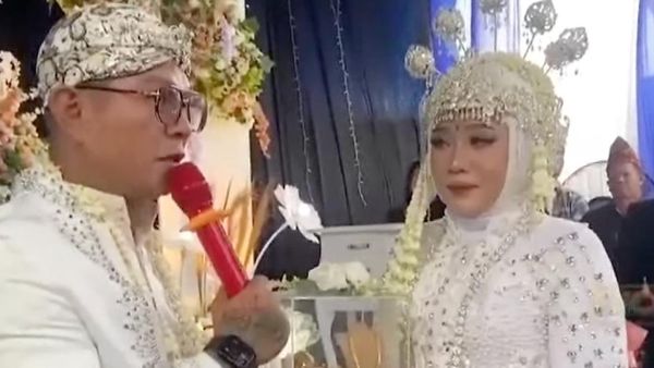 Senyum Bahagia Andika Kangen Band Nikah Kelima Kali
