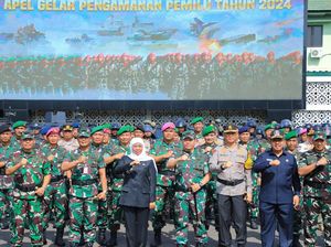 Pesan Gubernur Khofifah Saat Apel Pasukan Pengamanan Pemilu 2024