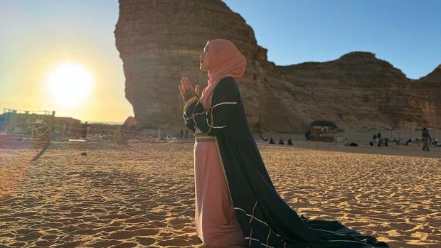 Artis Liburan di Al Ula Disebut Tempat Terkutuk