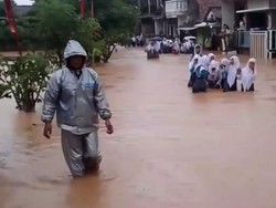 Banjir Kepung Wilayah Bandung Timur, Jalanan Terendam