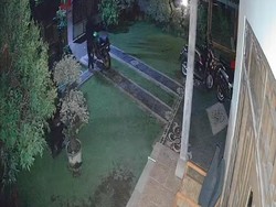 Detik-detik Pria Curi Motor di Buleleng Terekam Jelas Lewat CCTV