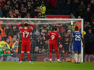 Dear Darwin Nunez, Akrab Banget Sama Tiang Gawang?