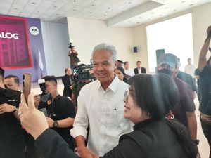 Ganjar Dorong Paslon Lain-Timses yang Menjabat Ikut Mundur Usai Mahfud Ganjar Dorong Paslon Lain-Timses yang Menjabat Ikut Mundur Usai Mahfud