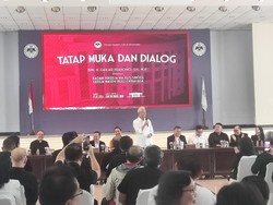 Ganjar: Jangan Ajari soal Rasa lapar, tapi Ajari Kami Moral dan Etik