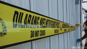 Densus 88 Antiteror Geledah Rumah di Garut