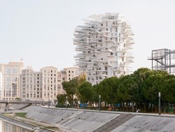 Beda dari yang Lain, Gedung Ini Bentuknya Mirip Pohon