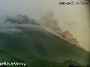 Gunung Merapi Muntahkan Awan Panas Petang Ini Gunung Merapi Muntahkan Awan Panas Petang Ini