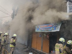 Rumah di Tambora Kebakaran, 17 Unit Damkar Dikerahkan ke Lokasi