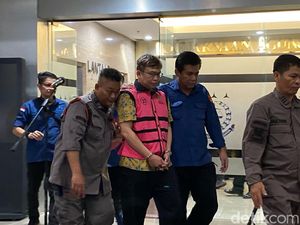 Eks GM PT Antam Jadi Tersangka Korupsi Transaksi Emas Rp 1,2 T Eks GM PT Antam Jadi Tersangka Korupsi Transaksi Emas Rp 1,2 T