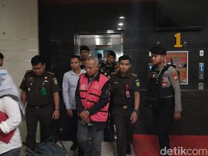 Kejati Sulsel Tetapkan 1 Lagi Tersangka Korupsi PT Surveyor Indonesia Rp 20 M Kejati Sulsel Tetapkan 1 Lagi Tersangka Korupsi PT Surveyor Indonesia Rp 20 M