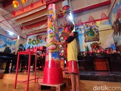 Mengintip Persiapan Perayaan Imlek di Kelenteng Hok Tek Bio Ciamis