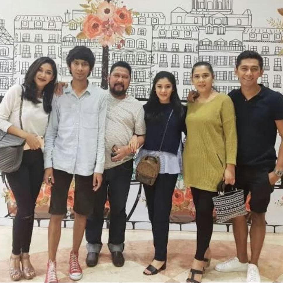 Keluarga Lydia Kandou dan Jamal Mirdad