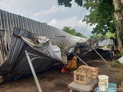 Pedagang Pasar Relokasi Jembrana Keluhkan Los Ikan Roboh Belum Ditangani