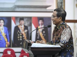 Mahfud Bahas Utang BLBI Rp 110 T: Sisanya Harus Ditagih Pak Presiden Mahfud Bahas Utang BLBI Rp 110 T: Sisanya Harus Ditagih Pak Presiden