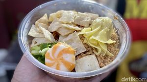 Cuma Rp 10.000, Mie Jebew di Sini Selalu Diantre