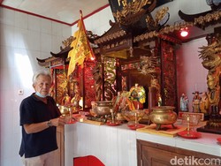 Klenteng Kun An Tong Kuningan Berbenah Sambut Imlek