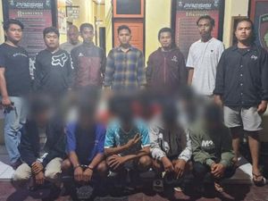 Santri di Ternate Dikeroyok Remaja hingga Tangan Patah, 10 Pelaku Ditangkap Santri di Ternate Dikeroyok Remaja hingga Tangan Patah, 10 Pelaku Ditangkap