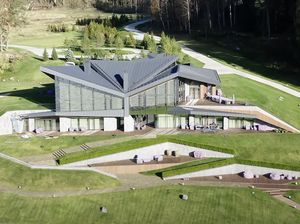 8 Potret Rumah Rahasia Vladimir Putin, Tempat Memadu Kasih dengan Pacar