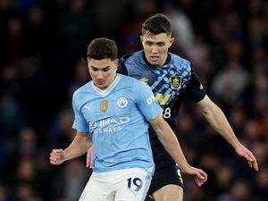 Alvarez Cetak Dua Gol, Man City Kalahkan Burnley 3-1 Alvarez Cetak Dua Gol, Man City Kalahkan Burnley 3-1