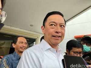 Kejagung Tetapkan Tom Lembong Tersangka Korupsi Impor Gula Kejagung Tetapkan Tom Lembong Tersangka Korupsi Impor Gula