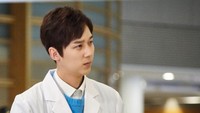 Yoon Jong Hoon 'The Penthouse' Nikahi Han Eun Seo, Cinlok dari Lokasi Syuting