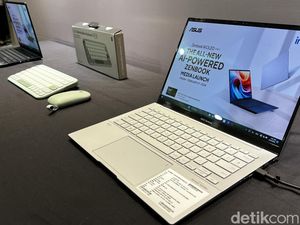 Zenbook 14 OLED Jadi Laptop AI Pertama Asus di Indonesia