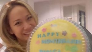 7 Foto BCL Dapat Surprise Monthversary Dari Suami, Sederhana Tapi Romantis