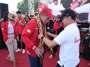 Berselendang Tapis-Topi Tanjak, Kaesang Kampanye di Lampung