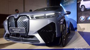 Buas dan Mewah! BMW Luncurkan Mobil Listrik iX xDrive50