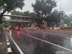 Aksi Geruduk MK Bubar, Lalin di Kawasan Patung Kuda Kembali Lancar