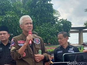 Ganjar Dengar Keluhan Operator Perahu Ketek di Palembang soal BBM-Pinjaman