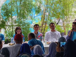 Saat Atip Curhat ke Gibran Minta Pemerintah Akui Profesi Pemulung Saat Atip Curhat ke Gibran Minta Pemerintah Akui Profesi Pemulung
