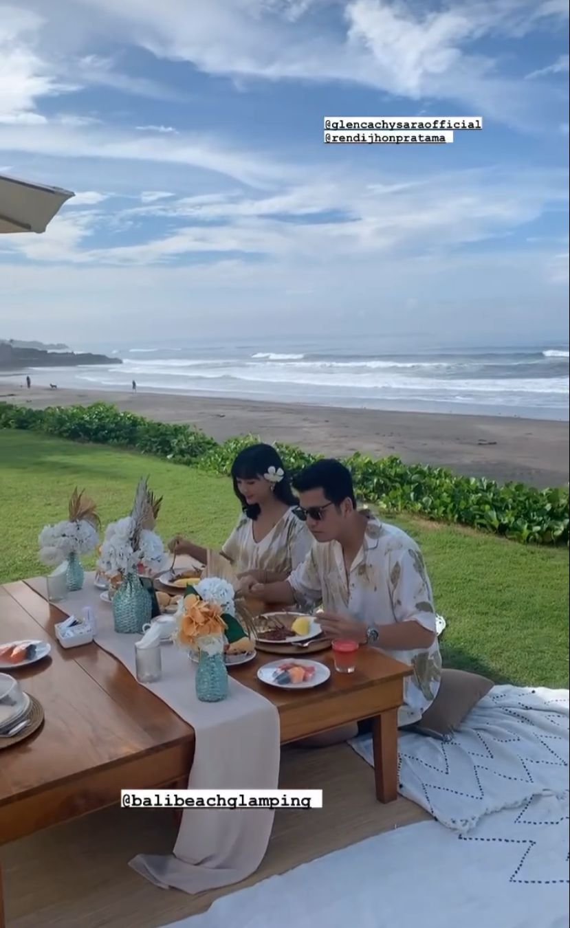 Glenca Chysara dan Rendi John